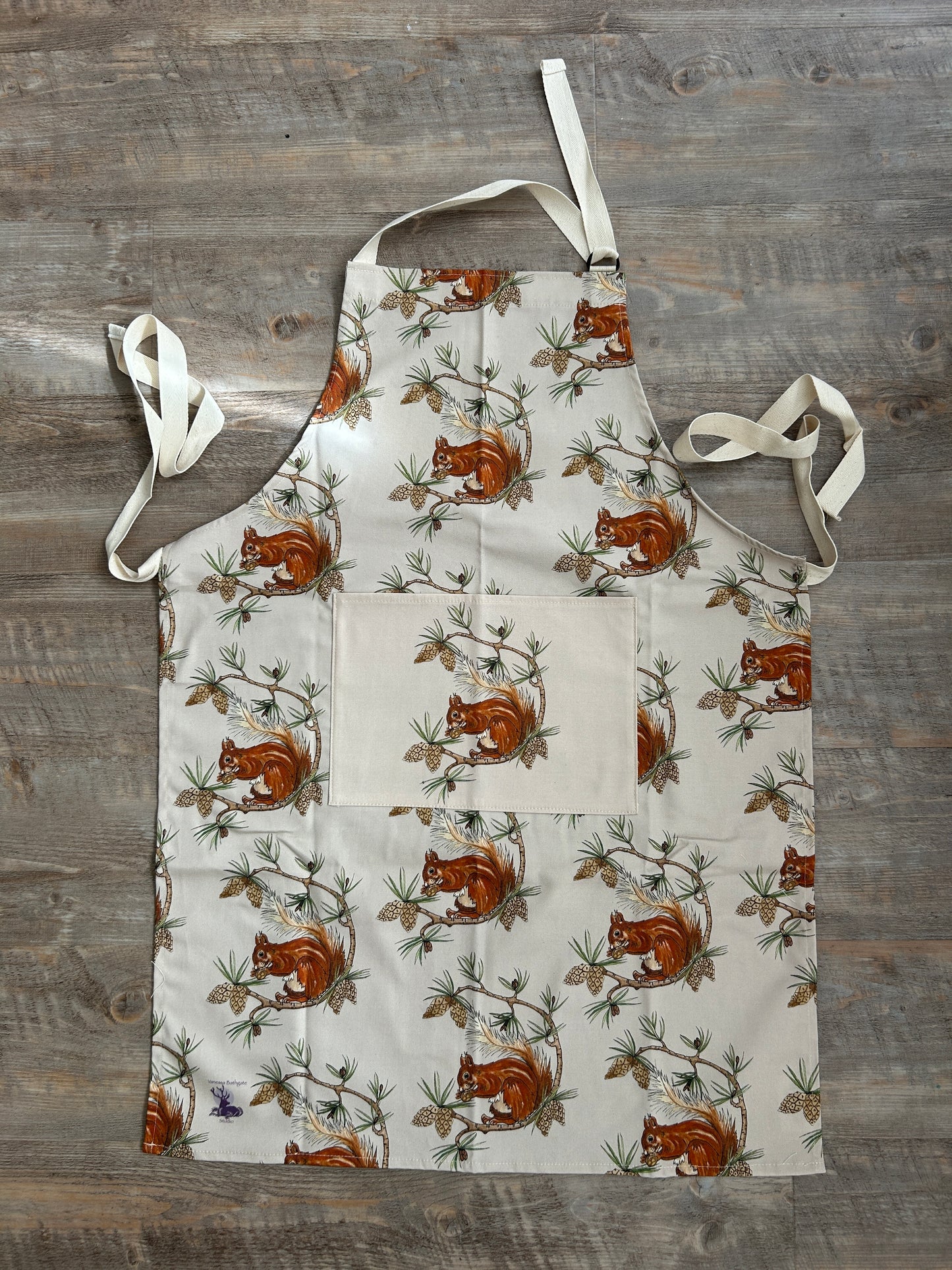 Red Squirrel Apron with Pocket